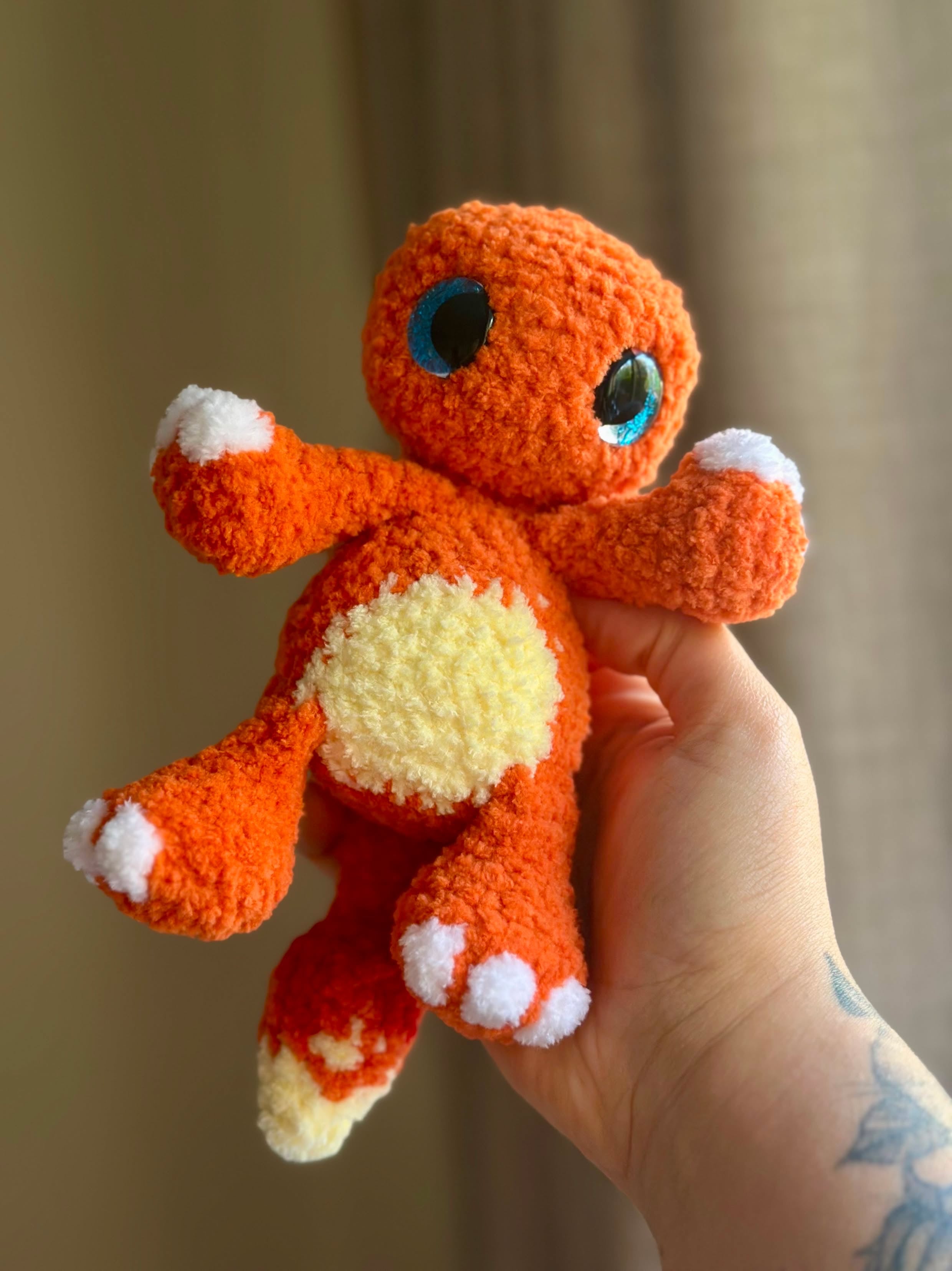 Low sew Monster huggies Crochet Pattern: 6-in-1 pocket pal monsters.