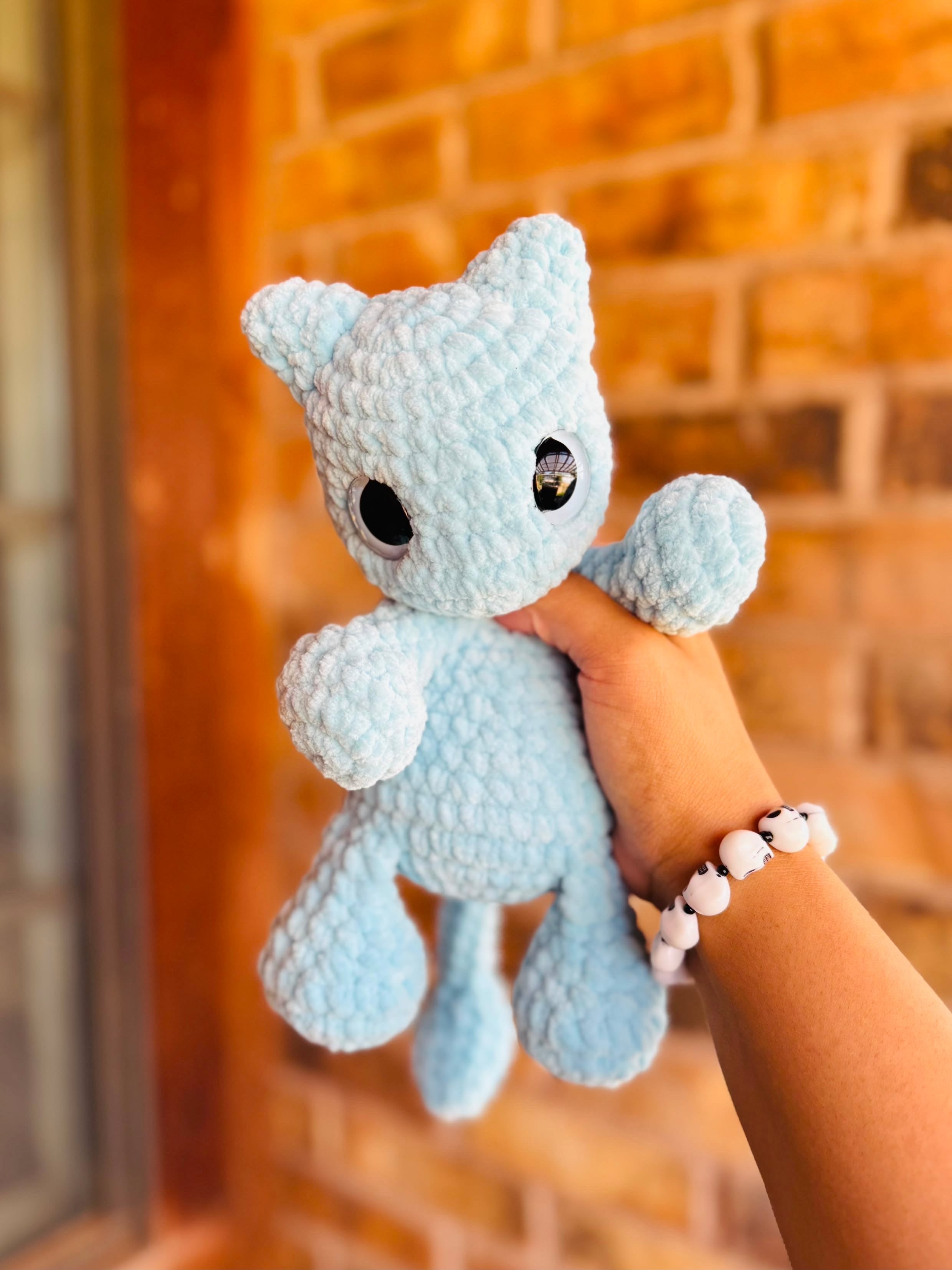 Low sew Monster huggies Crochet Pattern: 6-in-1 pocket pal monsters.