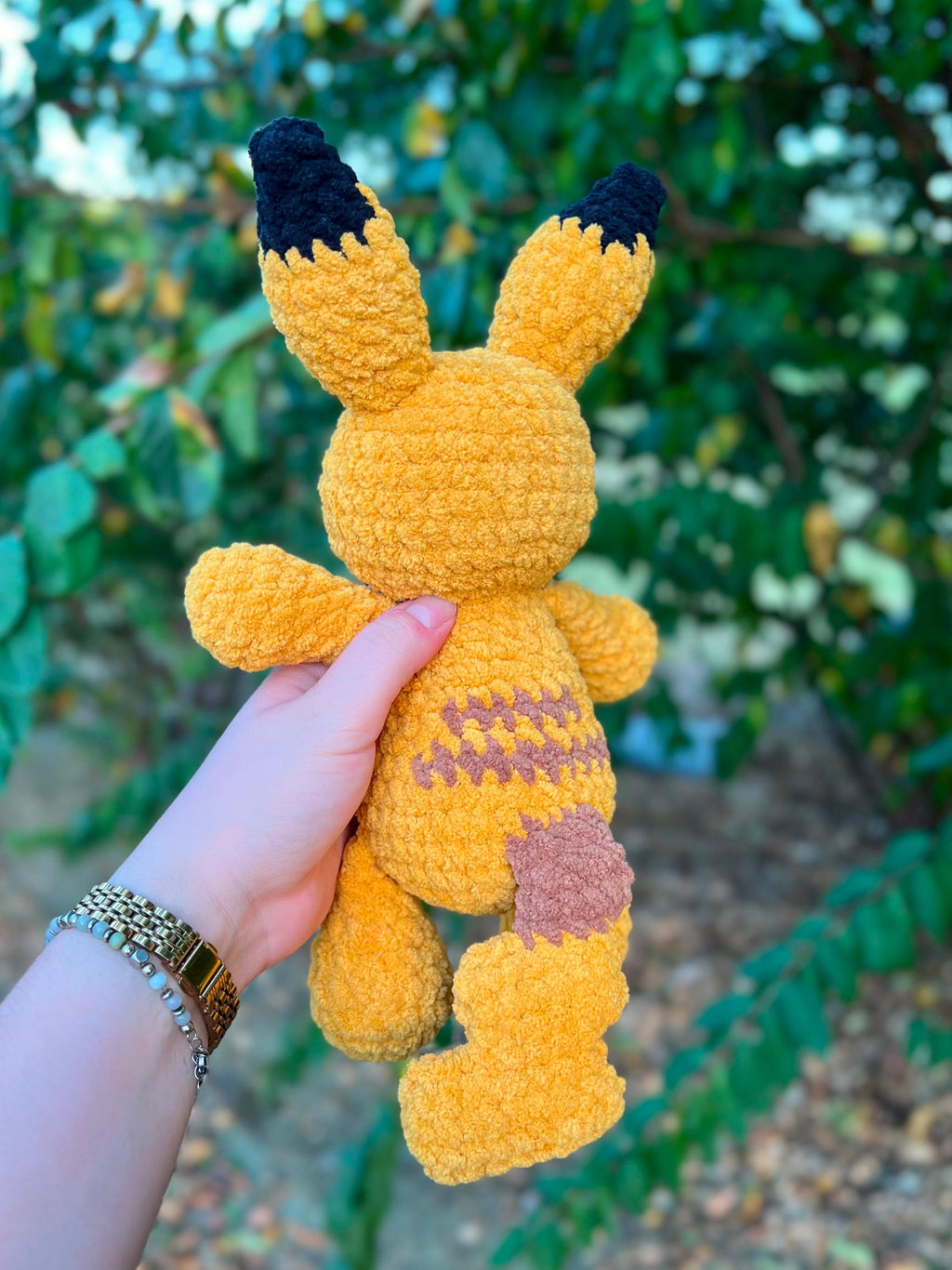 Low sew Monster huggies Crochet Pattern: 6-in-1 pocket pal monsters.